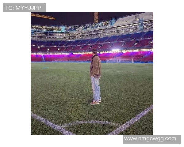 鹿晗热爱足球的背后故事与他在球场上的精彩瞬间分享